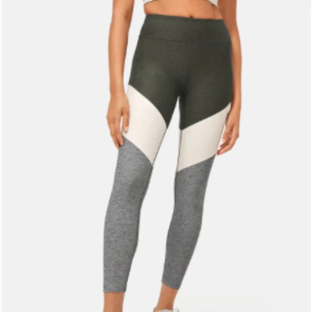 OUTDOOR VOICES | Springs 7/8 Legging Tea Tree/Oatmeal/Ash M - Picture 2 of 7